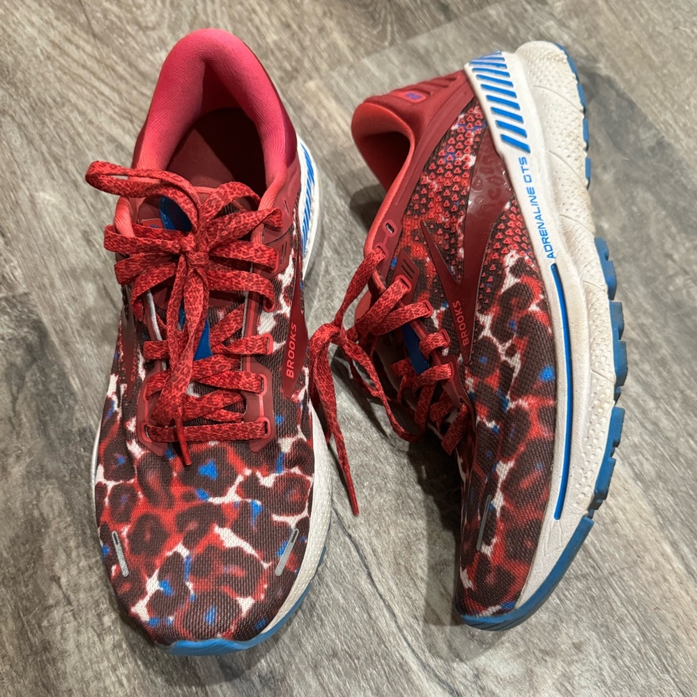 Ladies Brooks Shoes